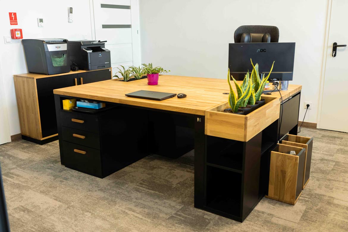 Wyposażenie siedziby Quantum Innovations Sp. z o.o. w Piotrkówku Małym