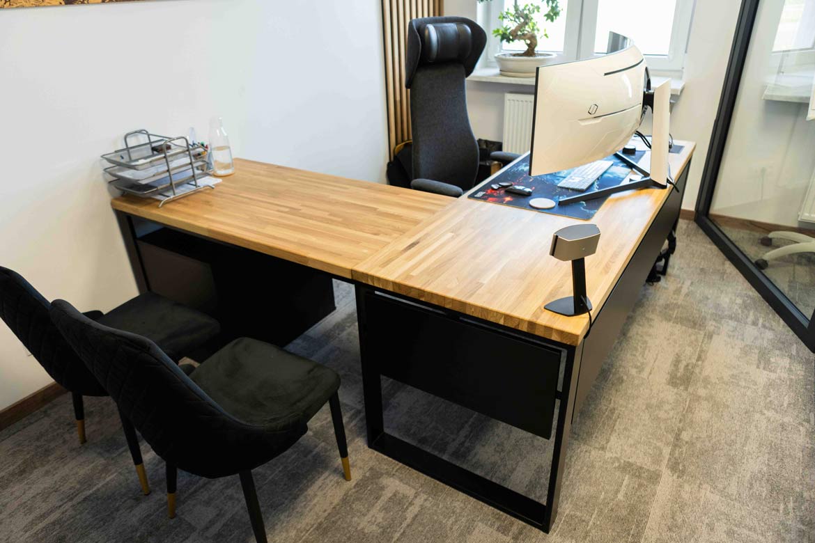 Wyposażenie siedziby Quantum Innovations Sp. z o.o. w Piotrkówku Małym