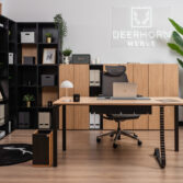 zestaw mebli biurowych z regałami i szafkami zamykanymi