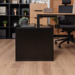 biurko do pokoju biurowego