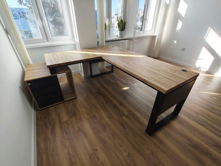 Biurko narożne dla firmy BS Kawęczyn Sp. z o.o. w Warszawie