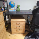 Drewniany kontenerek biurowy dla Pani Emilii z Poznania