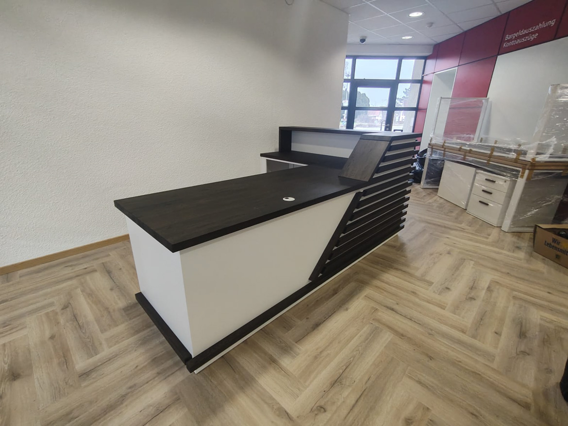 Lada recepcyjna dla Staudacher & Baganz Immobilien GbR w Bad Waldsee (Niemcy)