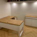 Białe biurko narożne do małego gabinetu dla Klienta z Berlina