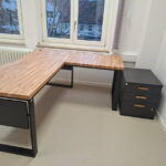 Biurko narożne dla Pana Jana z branży medycznej z Kolonii