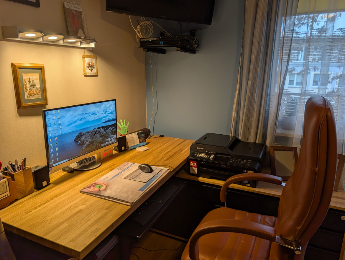 Biurko narożne z powiększonym kontenerkiem dla Pana Eugeniusza z branży inżynierskiej