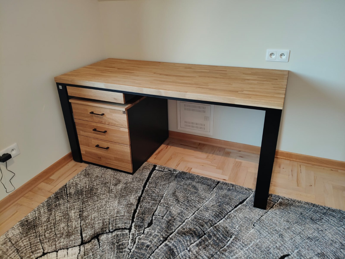 Biurko z kontenerkiem i szufladą dla Pana Dariusza z Gdańska
