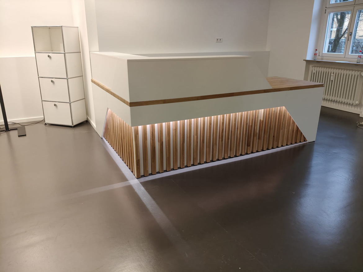 Lada recepcyjna dla Psychiatrische Gutachtenpraxis Stuttgart (Niemcy)