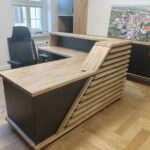 Lada recepcyjna z kontenerkiem do siedziby Urzędu Miasta i Gminy Syców