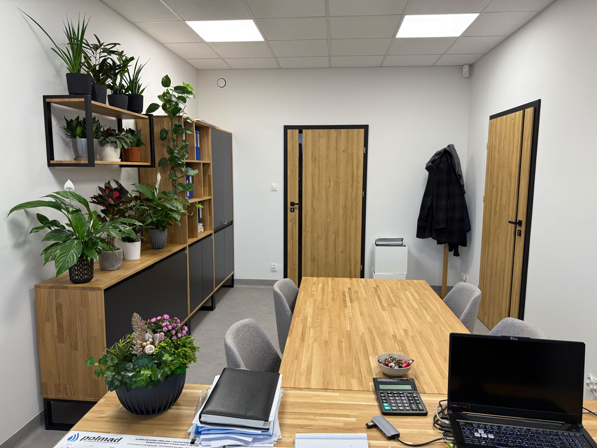 meble drewniane biurowe