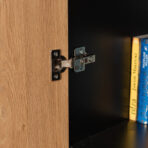 regał do biura z drzwiami i półkami