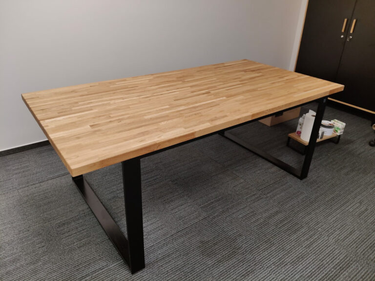 Stół konferencyjny dla Pani Lidii z Warszawy