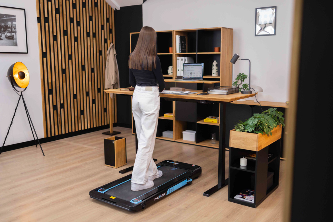 Biurko regulowane z bieżnią