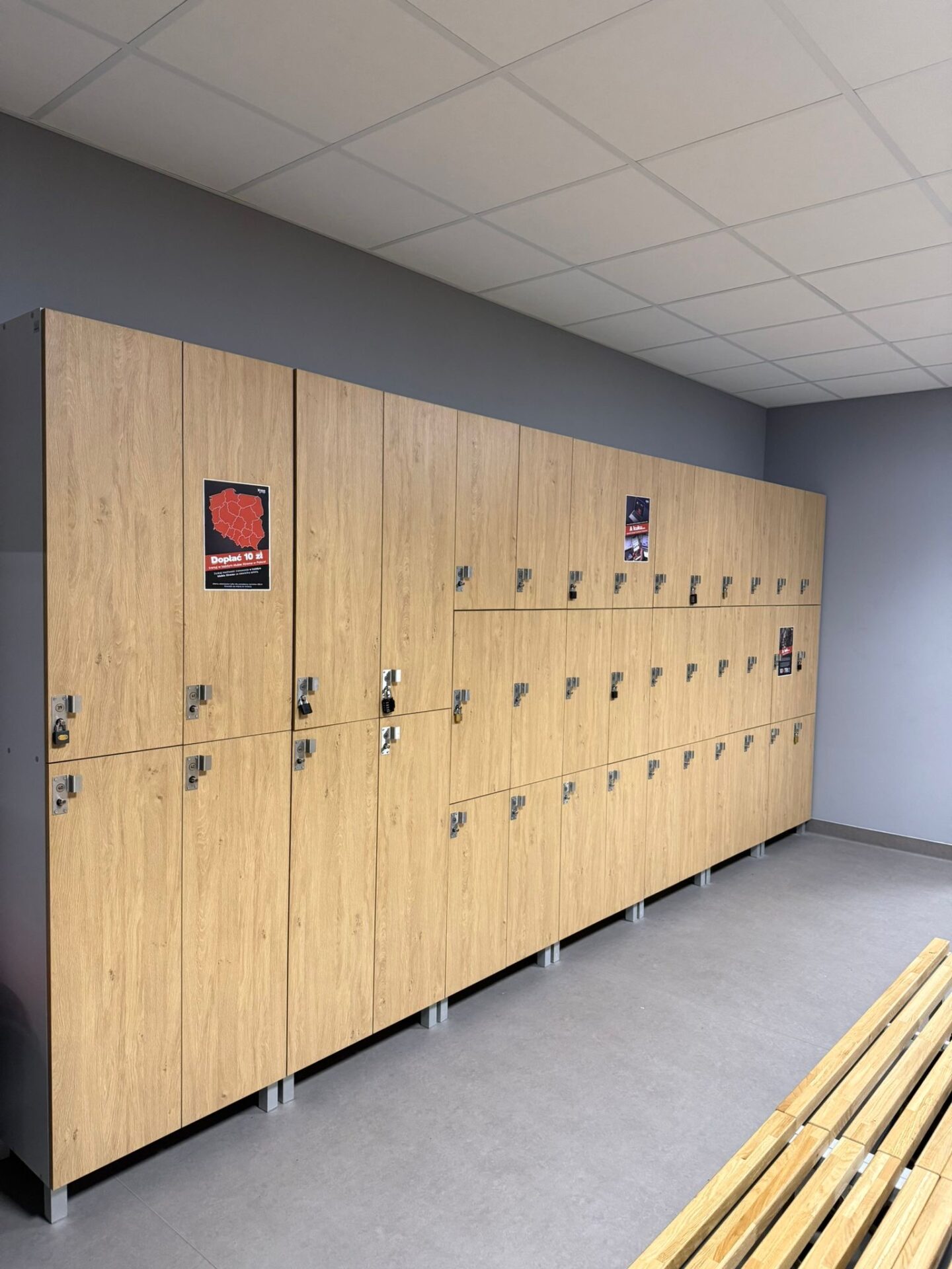 Meble do szatni dla siłowni i fitness Xtreme Fitness Warszawa Deerhorn