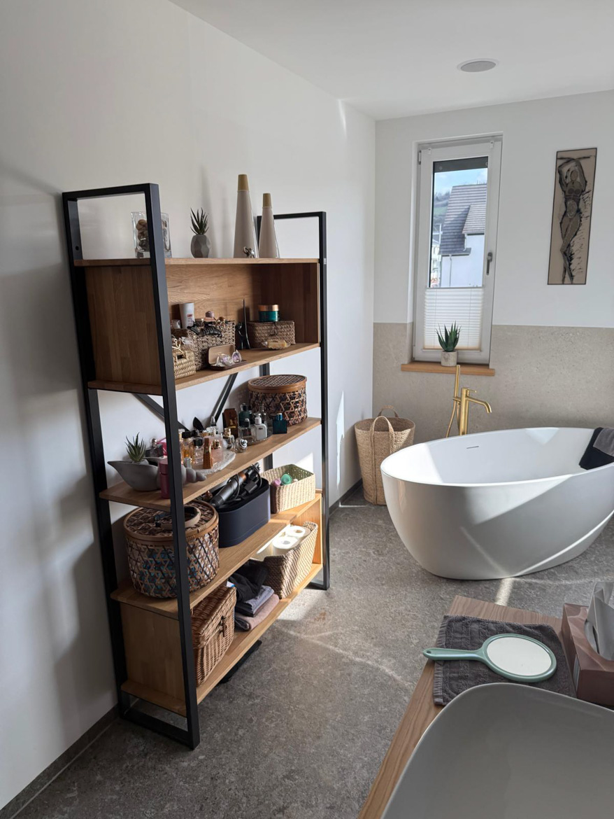 Regał Deerhorn jako element aranżacji łazienki dla Pani Natalii w Gdańsku