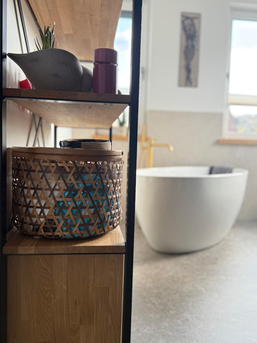 Regał Deerhorn jako element aranżacji łazienki dla Pani Natalii w Gdańsku