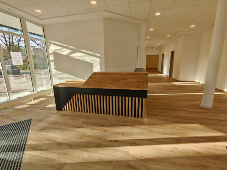 Lada recepcyjna dla firmy Poppe Bestattungen w Neustadt (Niemcy)