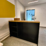 Mała lada recepcyjna dla firmy Steuerkanzlei Hallermeier w Altdorf (Niemcy)