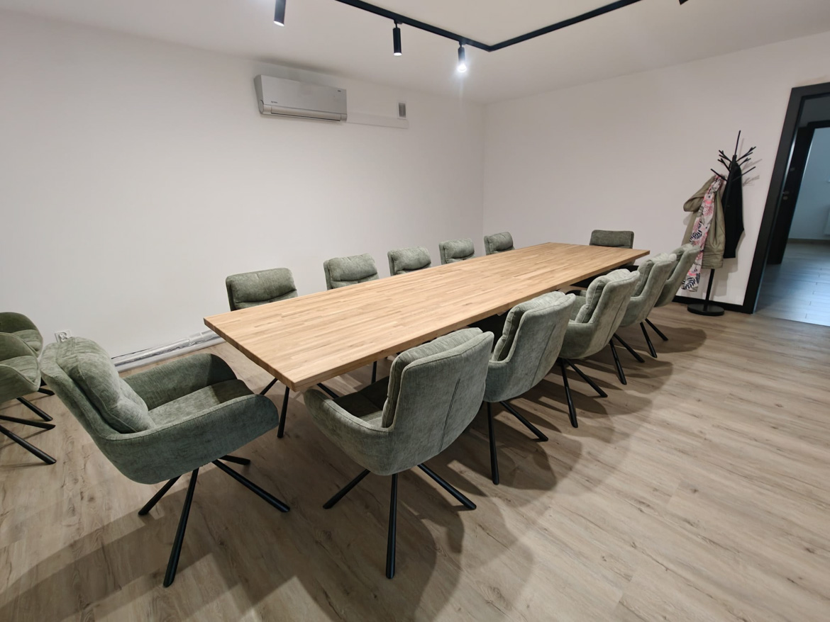 Stół konferencyjny dla 12 osób do SPZOZ w Cekcynie (niedaleko Bydgoszczy)