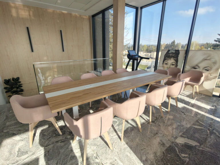 Stół konferencyjny dla firmy Fattorie Dei Duca z Nowego Targu niedaleko Zakopanego