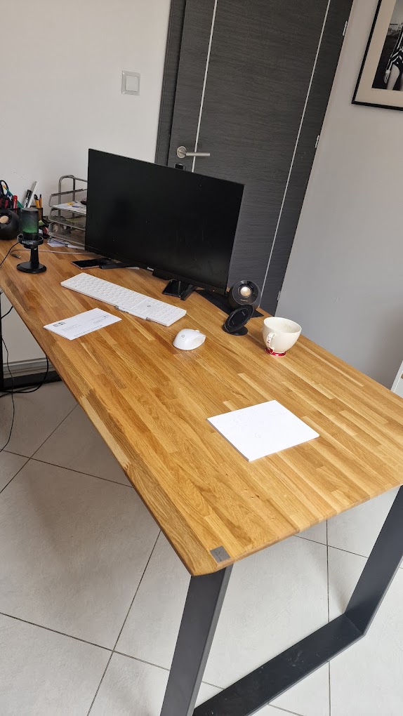 Biurko Loft Office dla firmy SZTUKA MARKI Sp. z o.o. z Warszawy