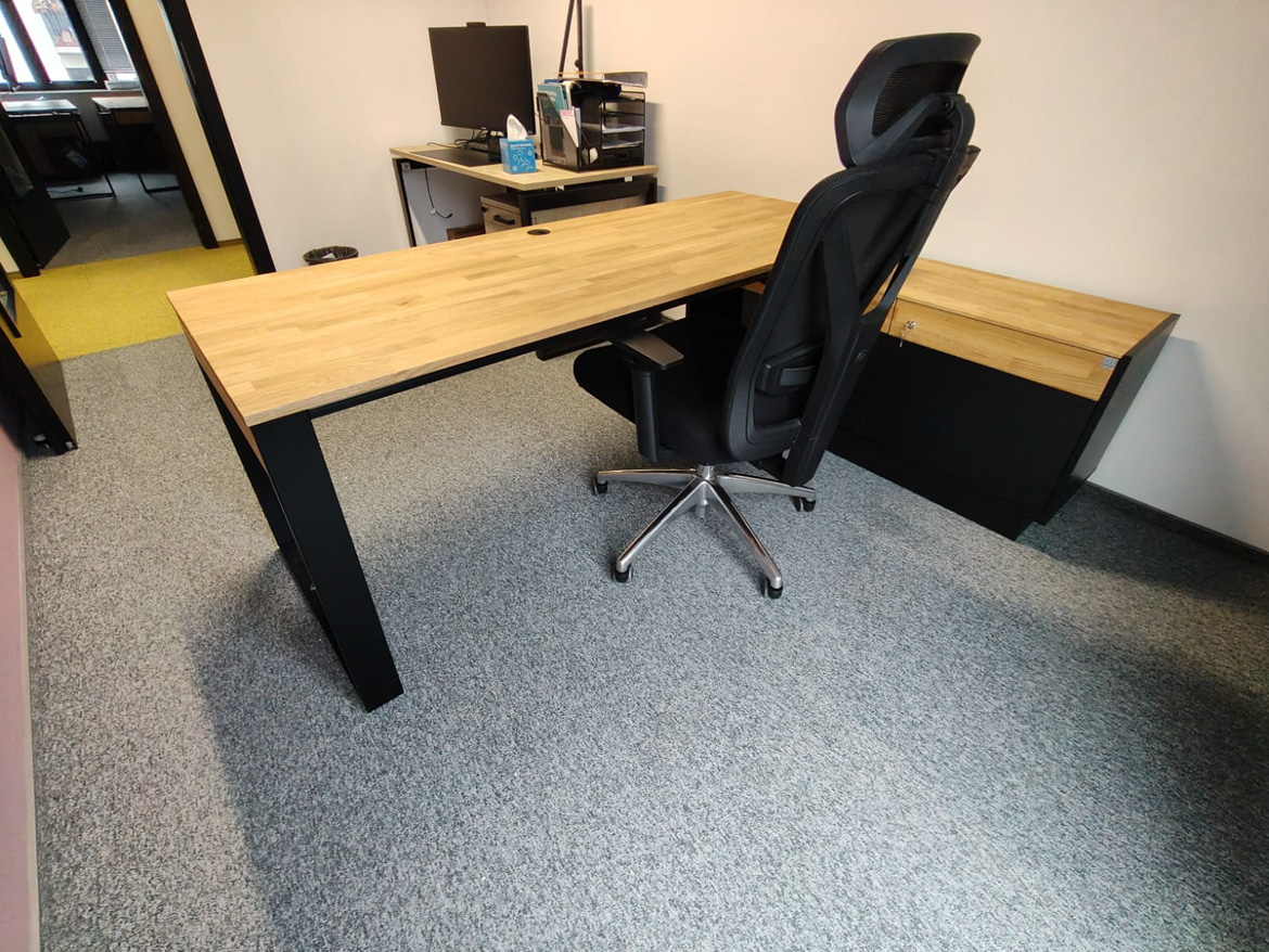 Biurko narożne Prestige Office dla firmy Noramada Polska z Warszawy