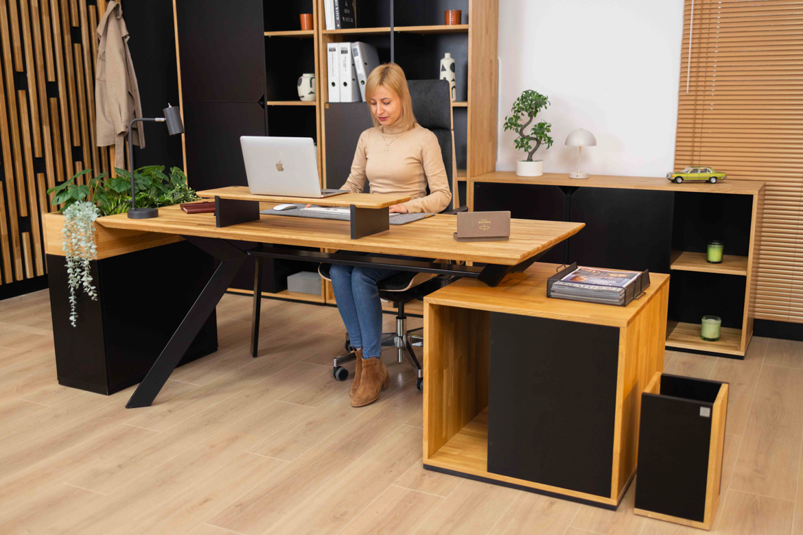 ergonomiczne biurko do pracy