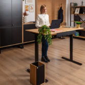regulowane biurko do home office