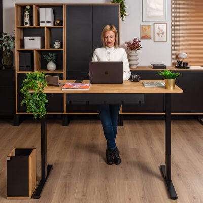 standing desk z regulacją wysokości
