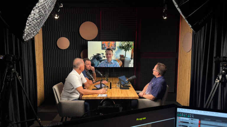 Stół do podcastów i nagrań video dla Fundacji Golf Styl z Lublina