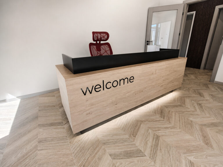 Lada recepcyjna z kolekcji Corporate dla firmy EDIL Services w Płocku