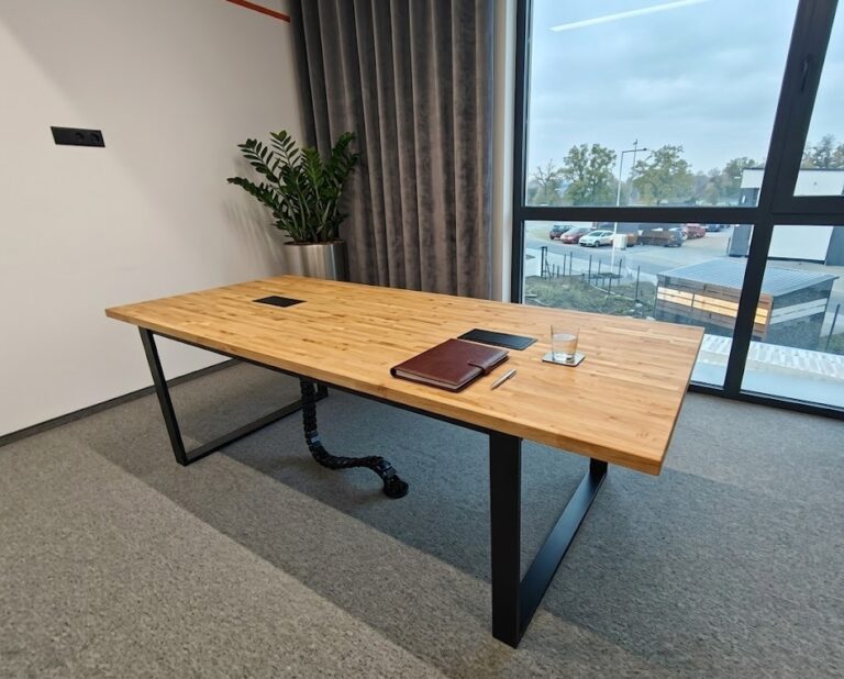 stół konferencyjny nowoczesny design