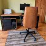 Biurko short Cuban Cigaro z kontenerkiem do home office