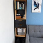 Wąski regał z szufladami do biura